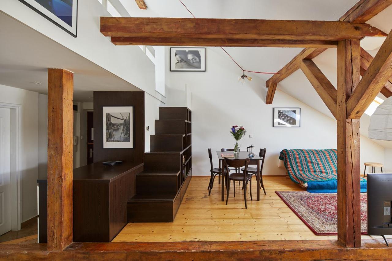 Prague Days - Sunlit Attic Loft In Vinohrady Appartement Buitenkant foto